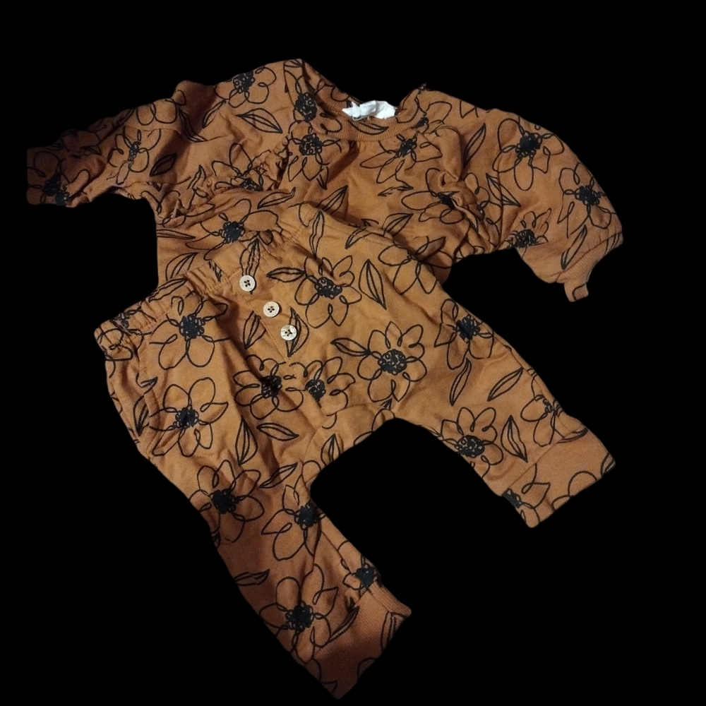 Euc super adorable baby outfit